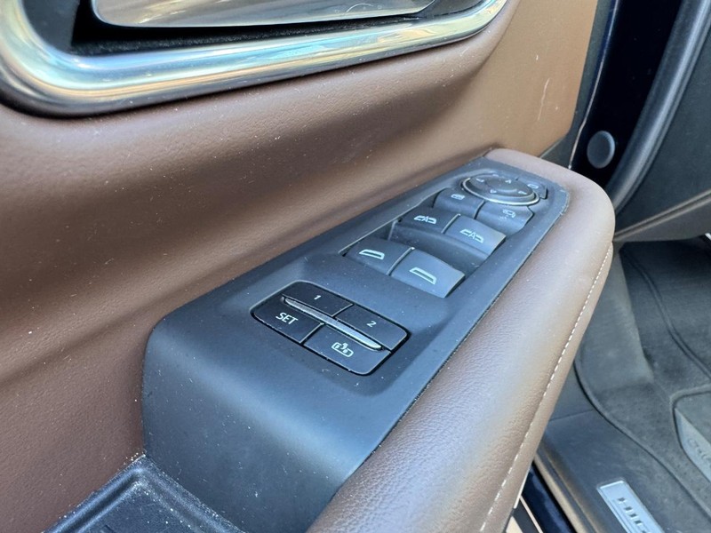 Chevrolet Tahoe Vehicle Full-screen Gallery Image 20