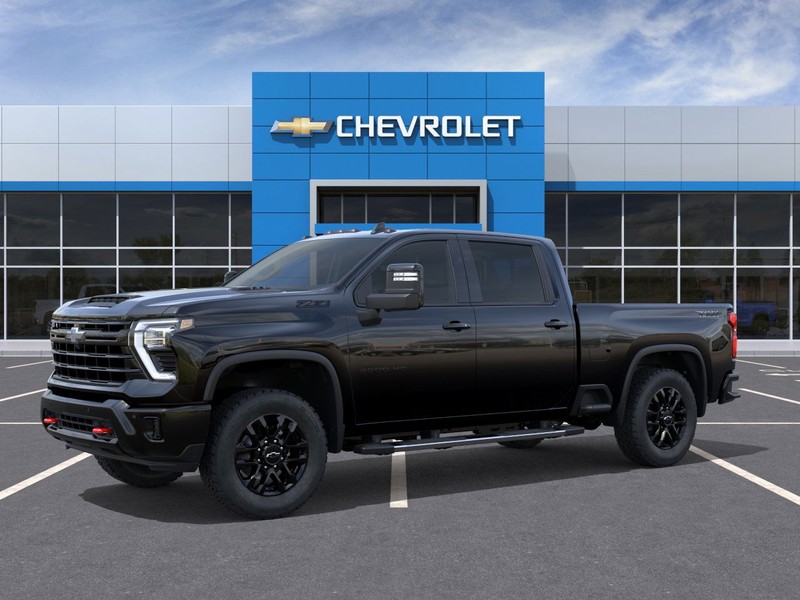 Chevrolet Silverado 2500HD Vehicle Full-screen Gallery Image 2