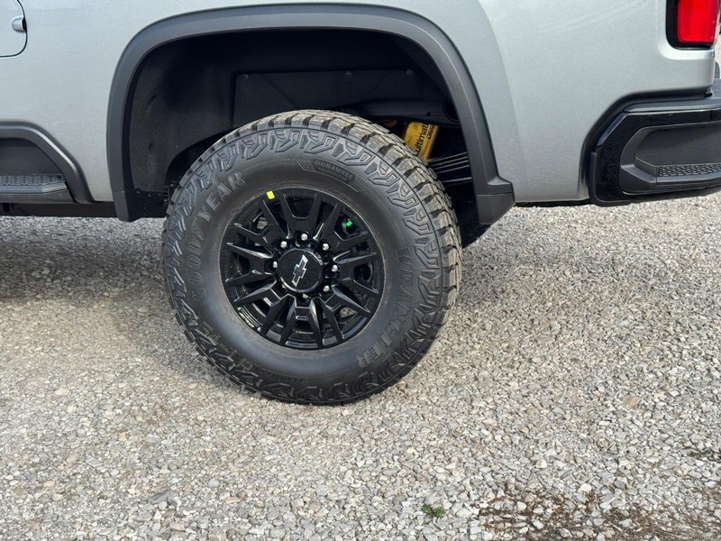 Chevrolet Silverado 2500HD Vehicle Full-screen Gallery Image 4