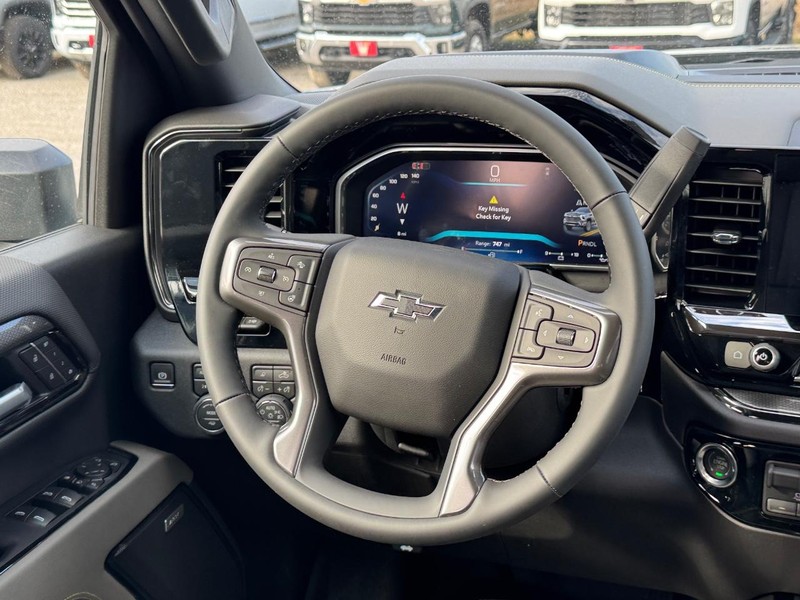 Chevrolet Silverado 2500HD Vehicle Full-screen Gallery Image 7