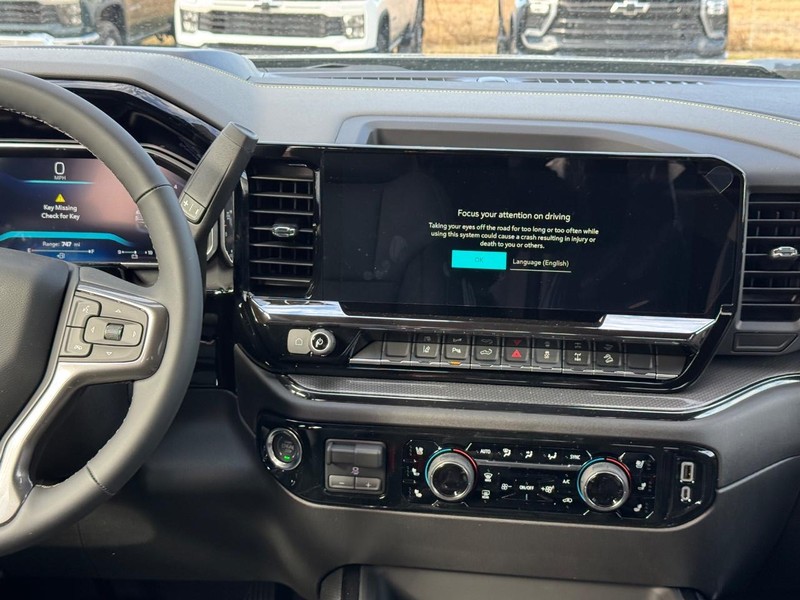 Chevrolet Silverado 2500HD Vehicle Full-screen Gallery Image 8