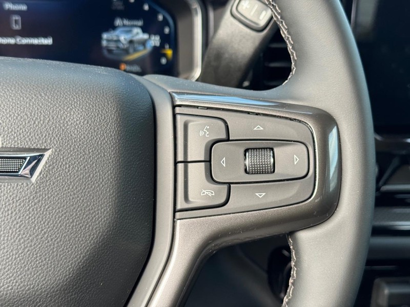 Chevrolet Silverado 2500HD Vehicle Full-screen Gallery Image 15