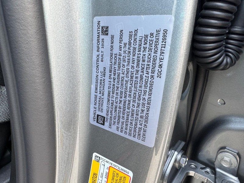 Chevrolet Silverado 2500HD Vehicle Full-screen Gallery Image 18