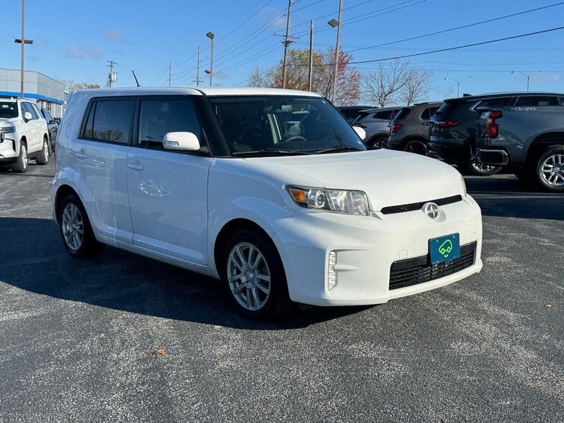 Scion xB Vehicle Full-screen Gallery Image 7