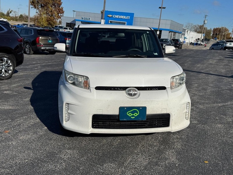 Scion xB Vehicle Full-screen Gallery Image 8