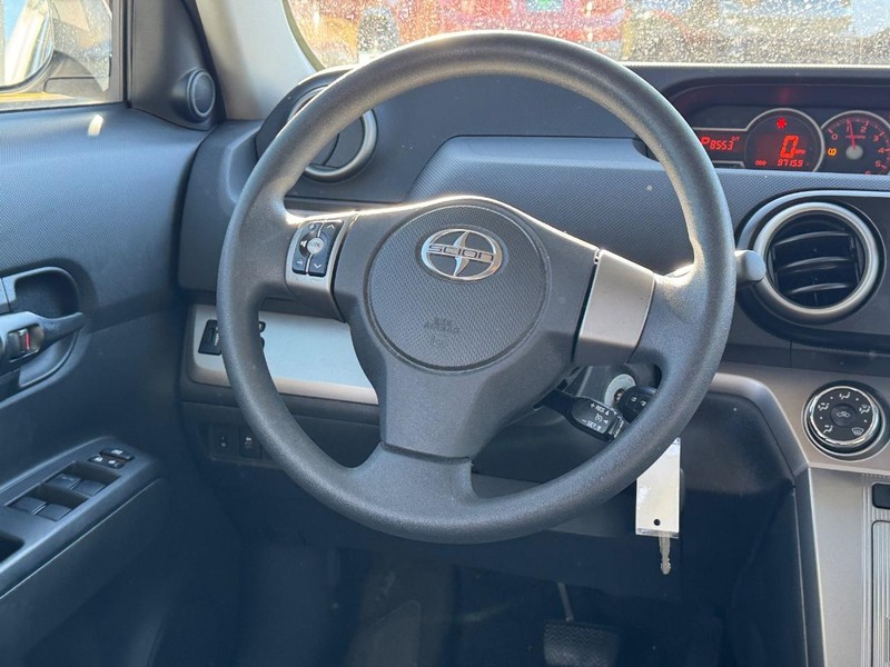 Scion xB Vehicle Full-screen Gallery Image 12