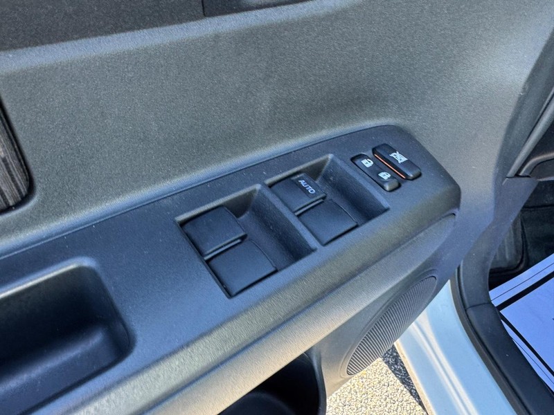 Scion xB Vehicle Full-screen Gallery Image 16