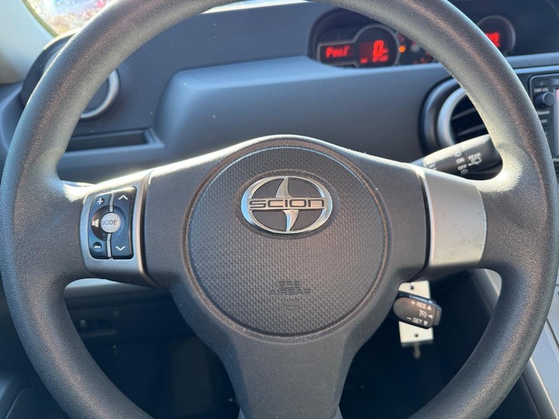 Scion xB Vehicle Full-screen Gallery Image 17