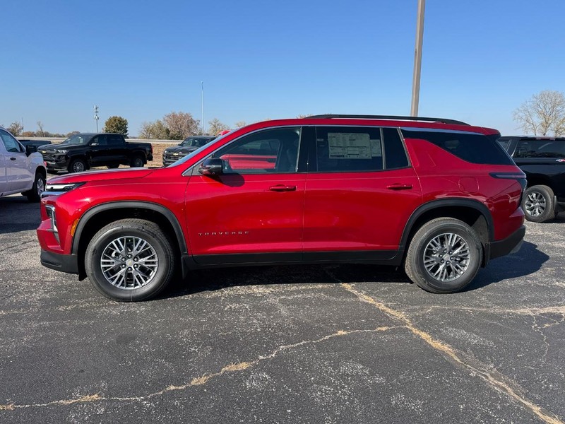 Chevrolet Traverse Vehicle Full-screen Gallery Image 2