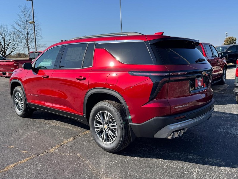 Chevrolet Traverse Vehicle Full-screen Gallery Image 3