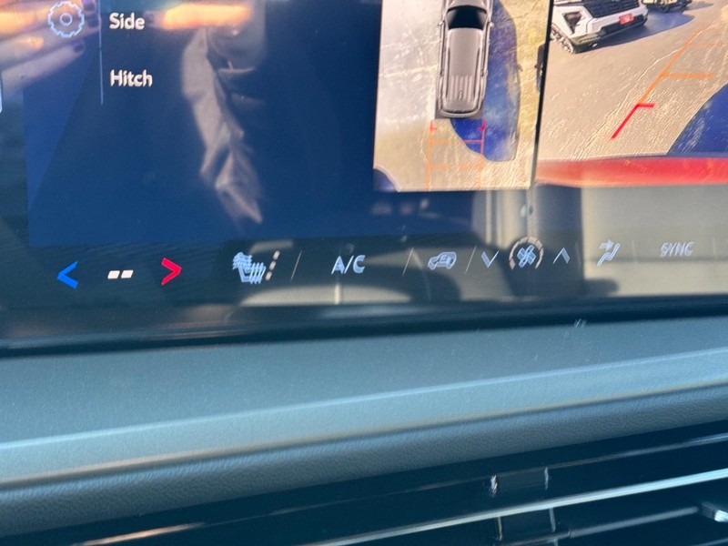 Chevrolet Traverse Vehicle Full-screen Gallery Image 17