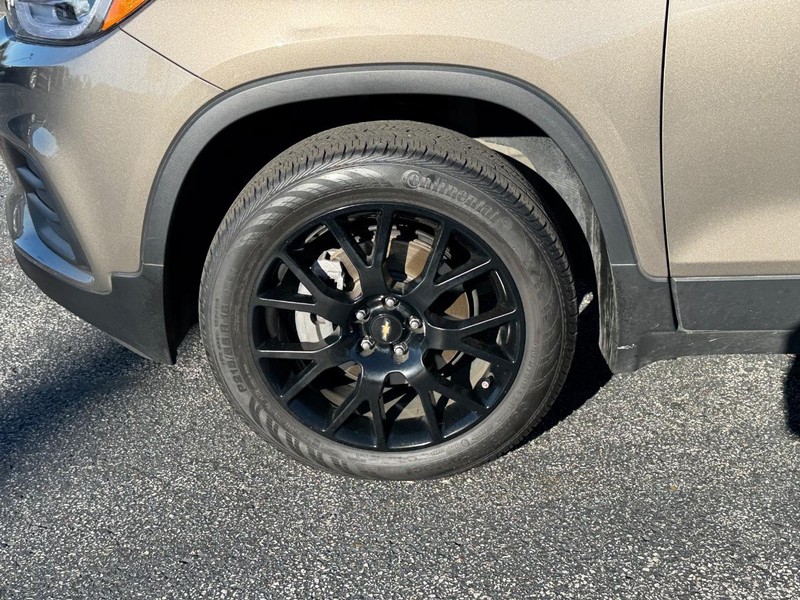 Chevrolet Trax Vehicle Full-screen Gallery Image 9