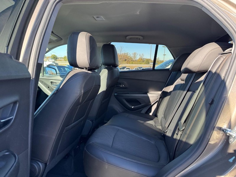 Chevrolet Trax Vehicle Full-screen Gallery Image 10