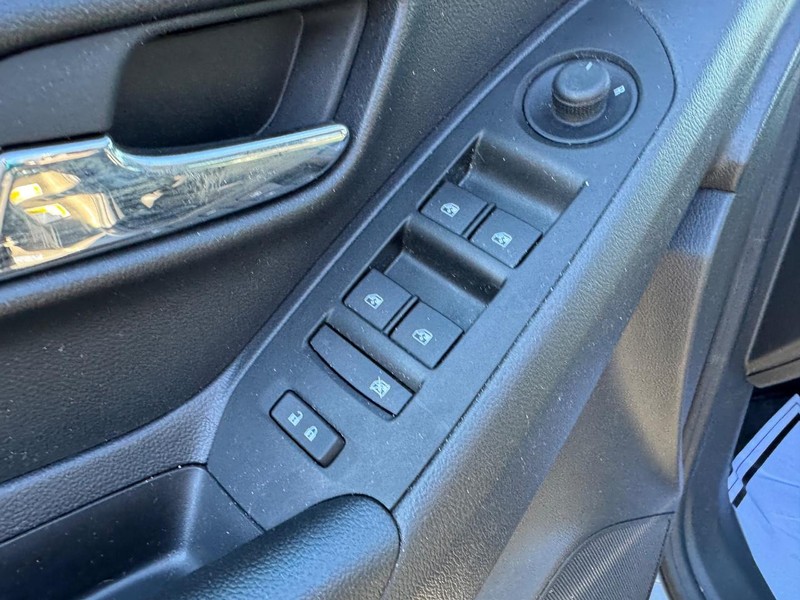 Chevrolet Trax Vehicle Full-screen Gallery Image 16