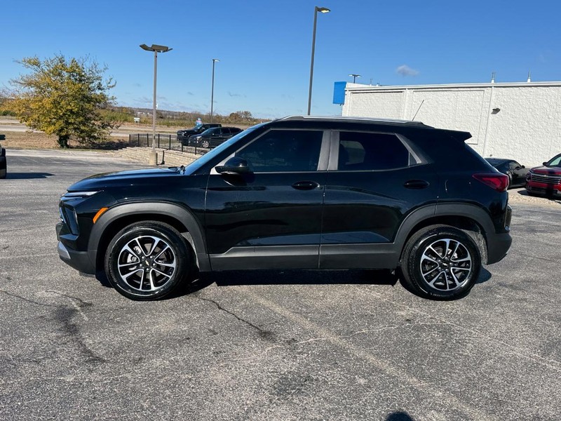 Chevrolet TrailBlazer Vehicle Full-screen Gallery Image 2