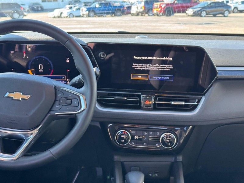 Chevrolet TrailBlazer Vehicle Full-screen Gallery Image 12