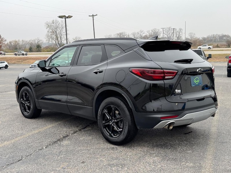 Chevrolet Blazer Vehicle Full-screen Gallery Image 03