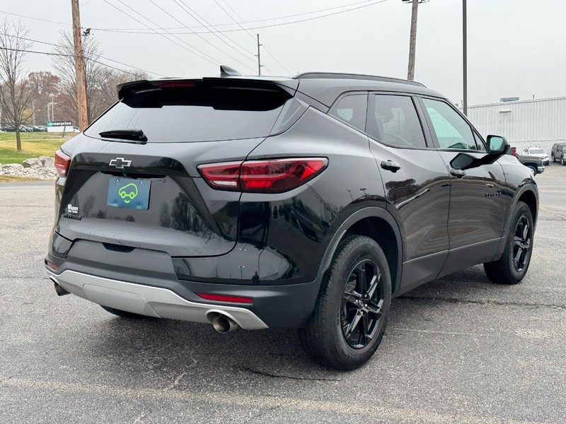 Chevrolet Blazer Vehicle Full-screen Gallery Image 05