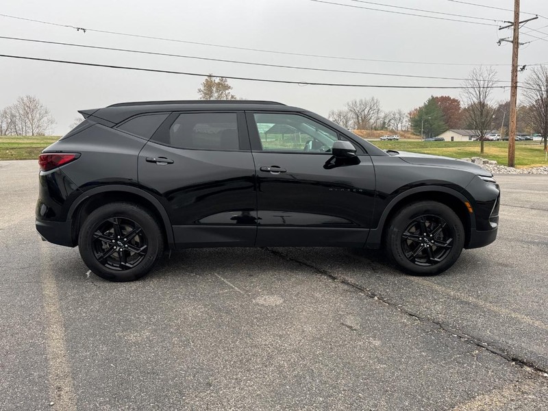 Chevrolet Blazer Vehicle Full-screen Gallery Image 06