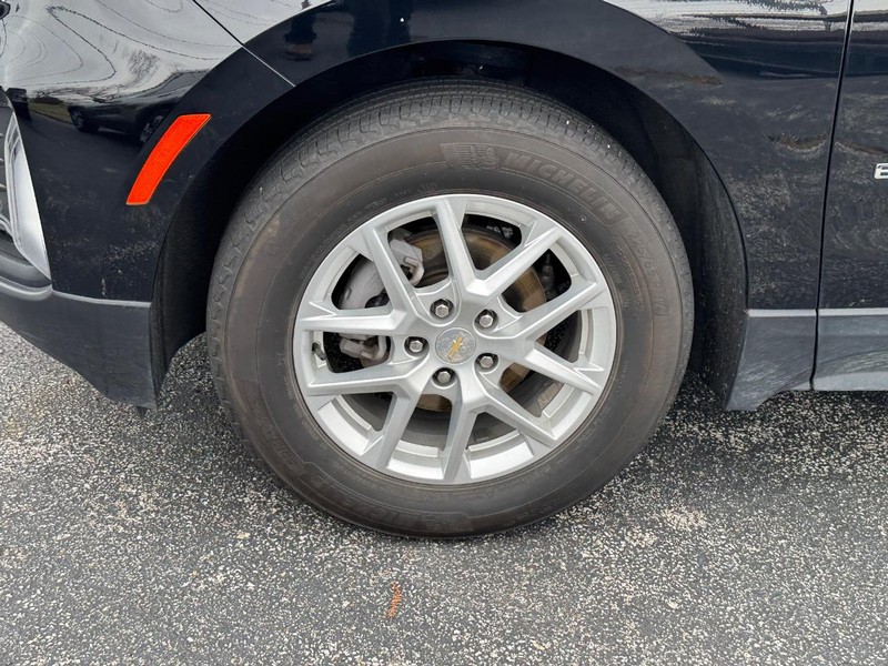 Chevrolet Equinox Vehicle Full-screen Gallery Image 09