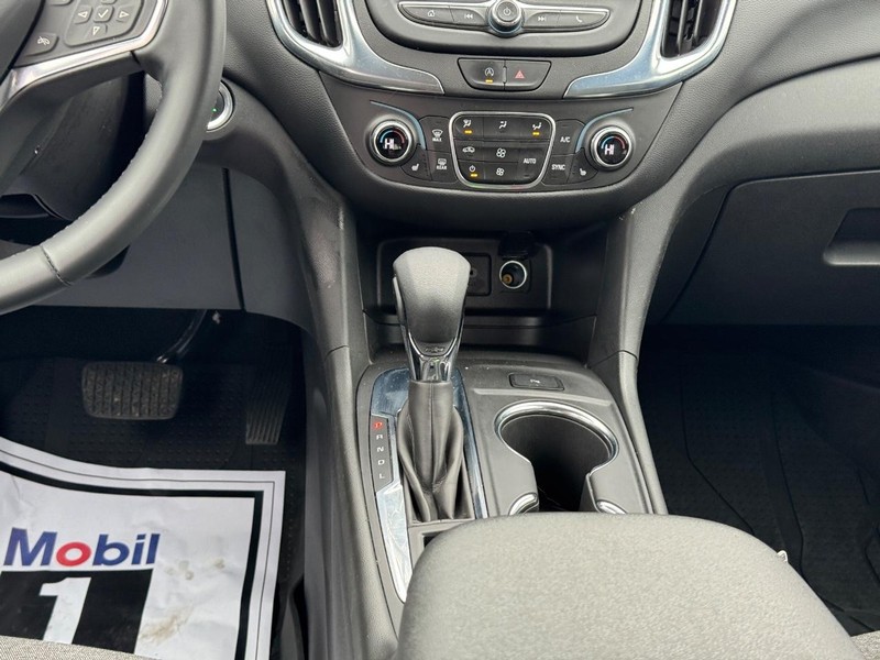 Chevrolet Equinox Vehicle Full-screen Gallery Image 14