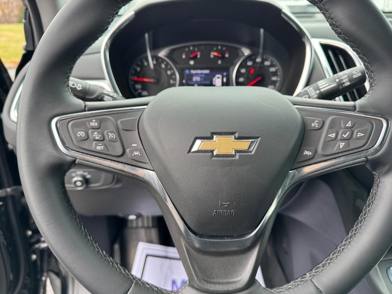 Chevrolet Equinox Vehicle Full-screen Gallery Image 17
