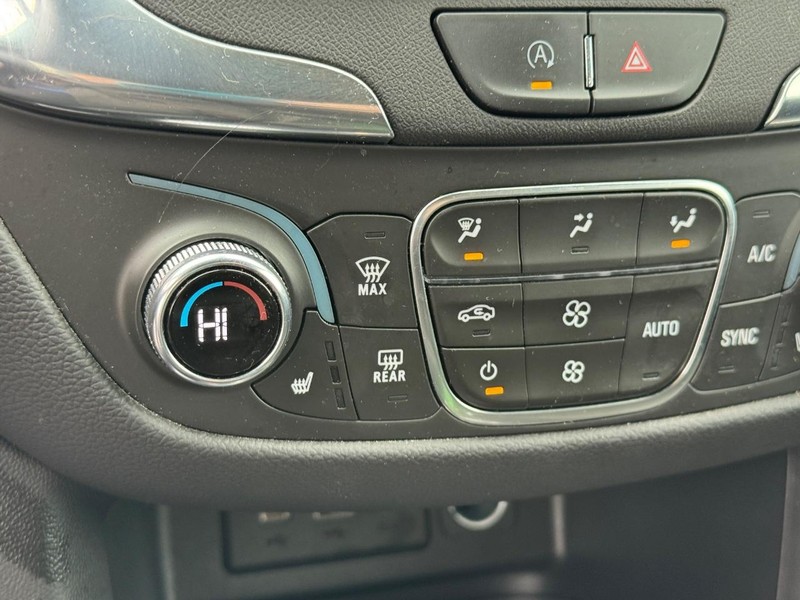 Chevrolet Equinox Vehicle Full-screen Gallery Image 20