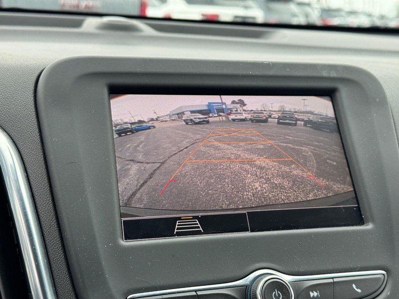 Chevrolet Equinox Vehicle Full-screen Gallery Image 21