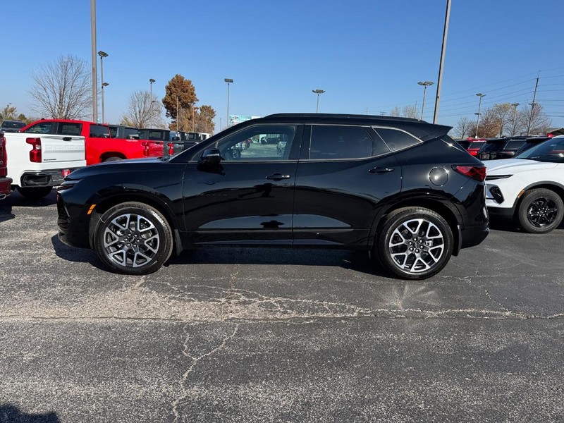 Chevrolet Blazer Vehicle Full-screen Gallery Image 2