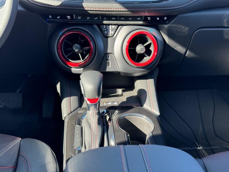 Chevrolet Blazer Vehicle Full-screen Gallery Image 10