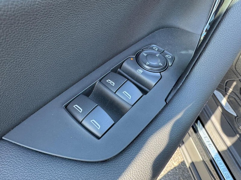 Chevrolet Blazer Vehicle Full-screen Gallery Image 12