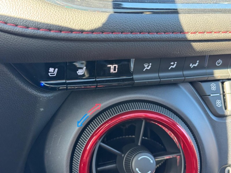 Chevrolet Blazer Vehicle Full-screen Gallery Image 17