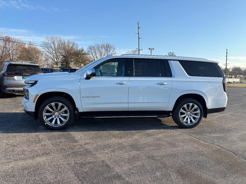 Chevrolet Suburban Vehicle Full-screen Gallery Image 2