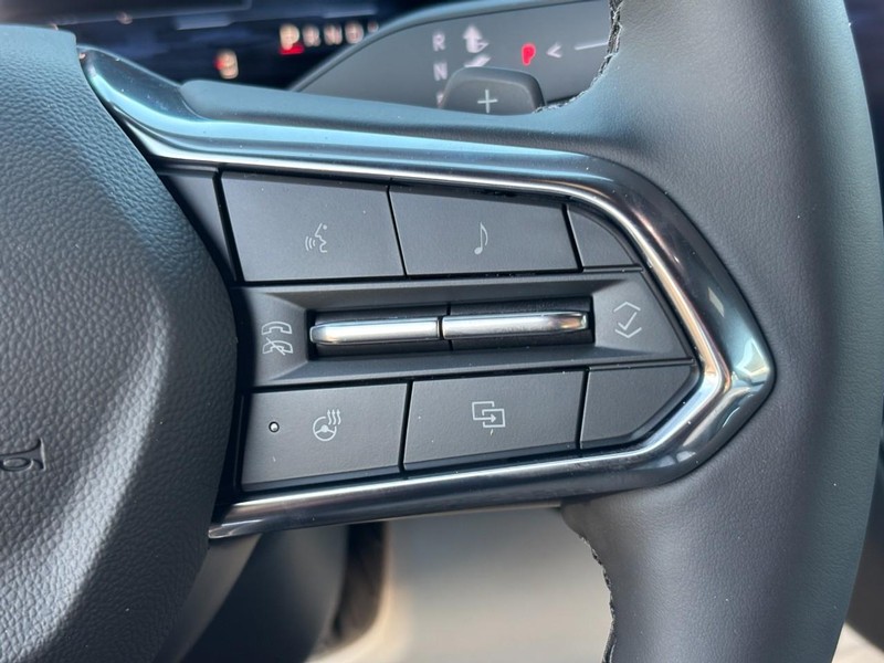 Chevrolet Suburban Vehicle Full-screen Gallery Image 15