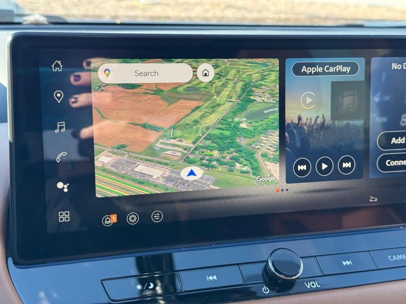 Nissan Rogue Vehicle Full-screen Gallery Image 22