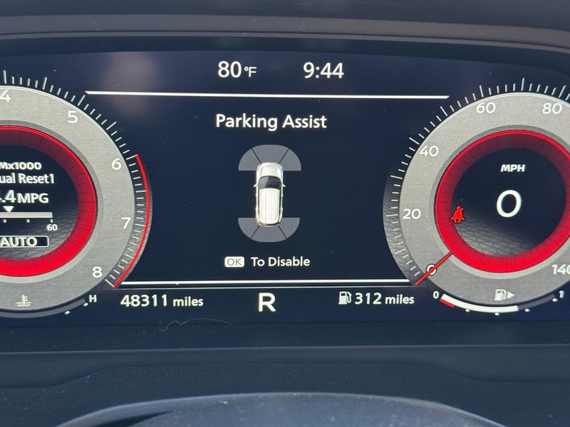 Nissan Rogue Vehicle Full-screen Gallery Image 26