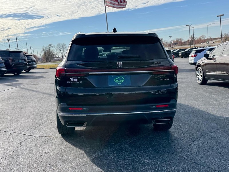 Buick Enclave Vehicle Full-screen Gallery Image 04