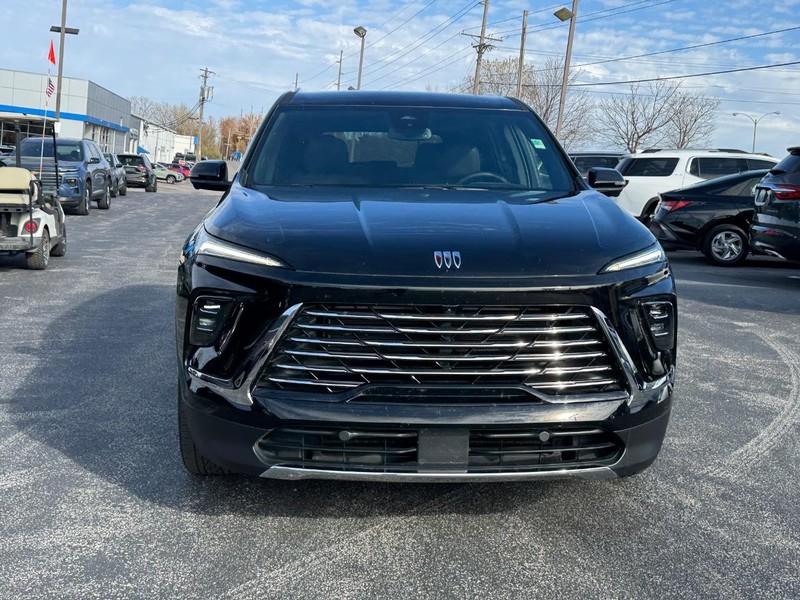 Buick Enclave Vehicle Full-screen Gallery Image 08