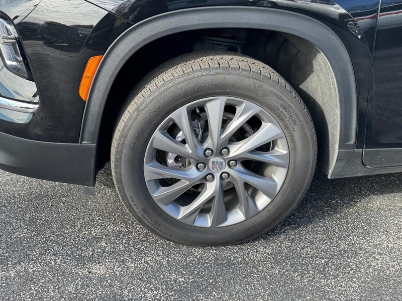 Buick Enclave Vehicle Full-screen Gallery Image 09