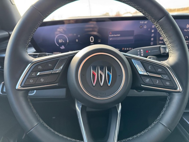 Buick Enclave Vehicle Full-screen Gallery Image 19