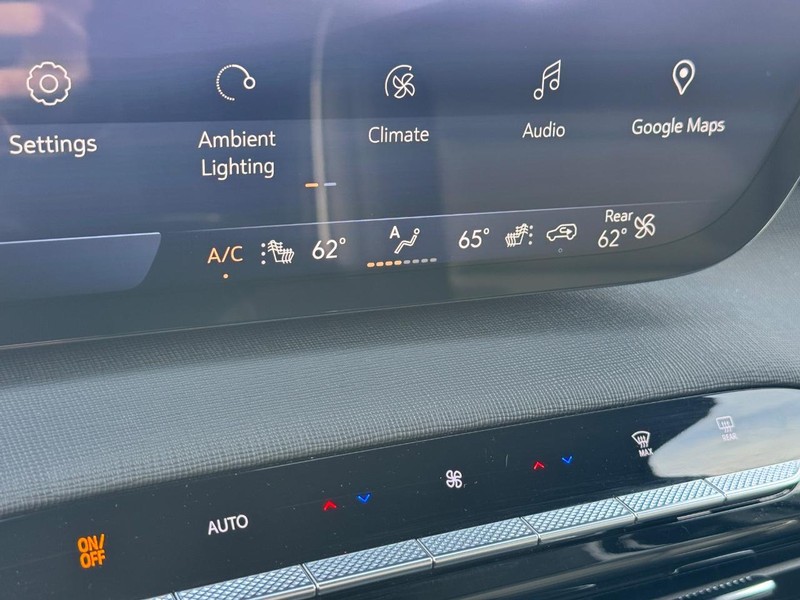 Buick Enclave Vehicle Full-screen Gallery Image 22