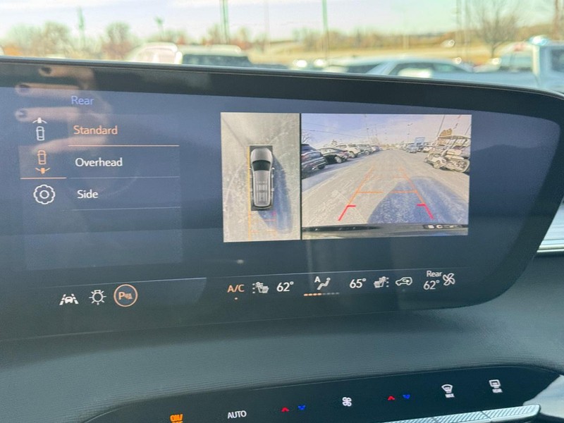 Buick Enclave Vehicle Full-screen Gallery Image 23