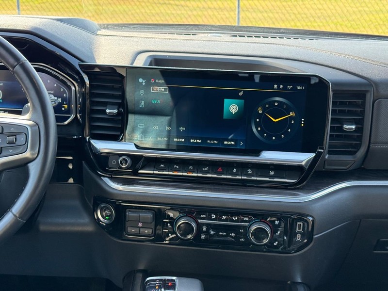 Chevrolet Silverado 1500 Vehicle Full-screen Gallery Image 14