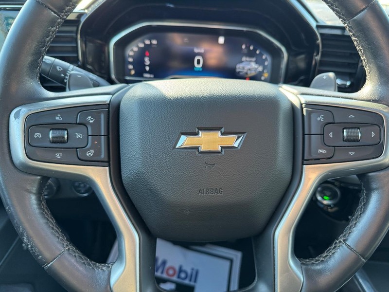 Chevrolet Silverado 1500 Vehicle Full-screen Gallery Image 18