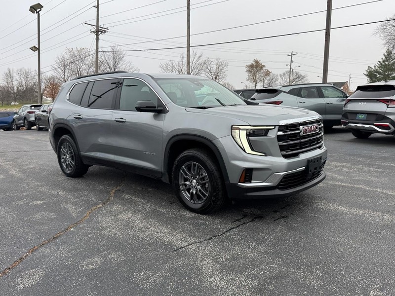 GMC Acadia Vehicle Full-screen Gallery Image 7