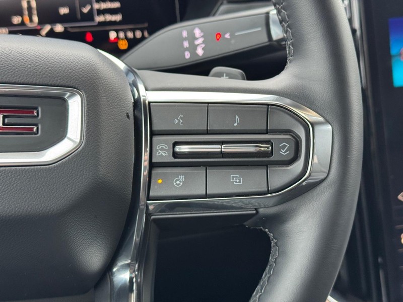 GMC Acadia Vehicle Full-screen Gallery Image 21