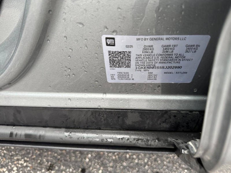 GMC Acadia Vehicle Full-screen Gallery Image 26