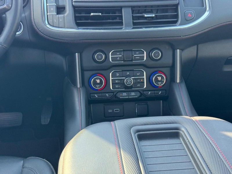 Chevrolet Tahoe Vehicle Full-screen Gallery Image 17