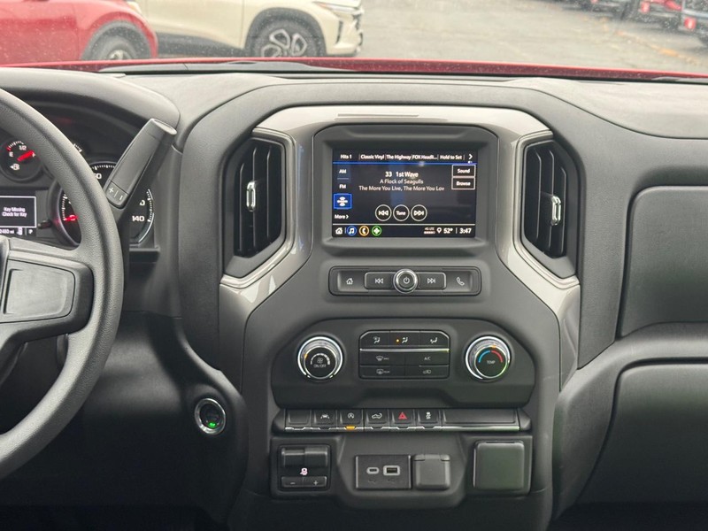 Chevrolet Silverado 1500 Vehicle Full-screen Gallery Image 8