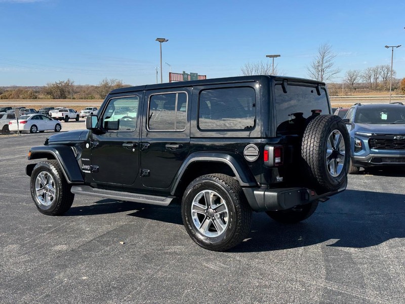 Jeep Wrangler Vehicle Full-screen Gallery Image 3